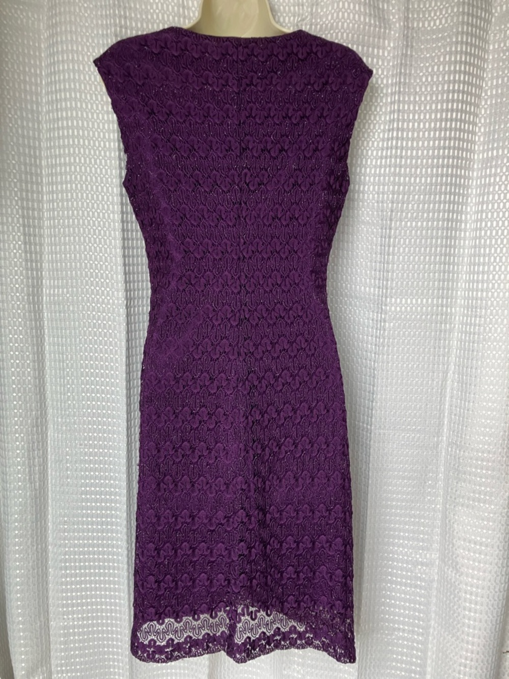 Purple Lace Elegant Cocktail Dress Petite Sz 8 V Neck Sleeveless Wedding Guest - Picture 4 of 12